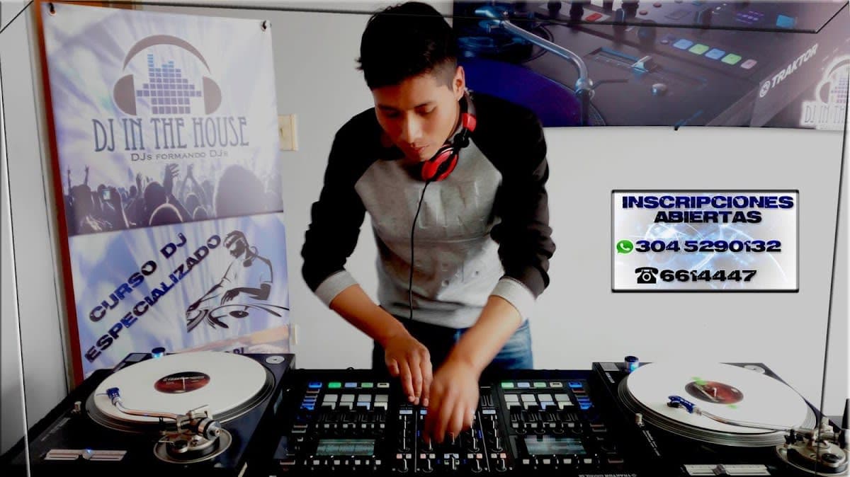 Academia Dj In The House