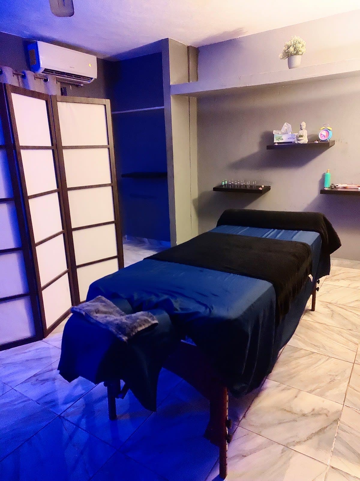 Adán Cetina Massage Services