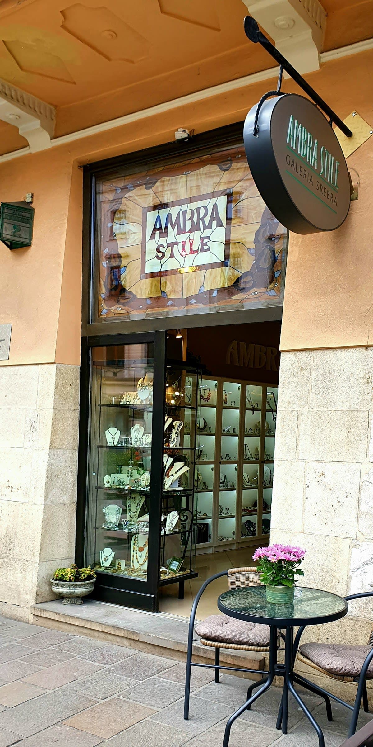 Ambra Stile