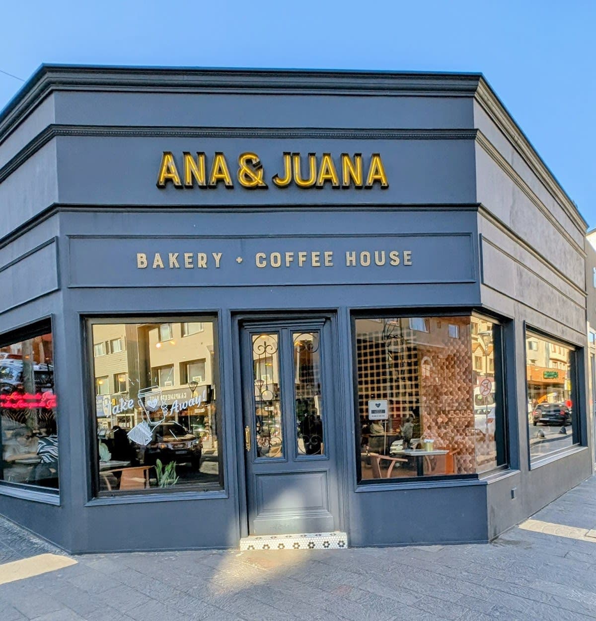Ana & Juana - 9 de Julio