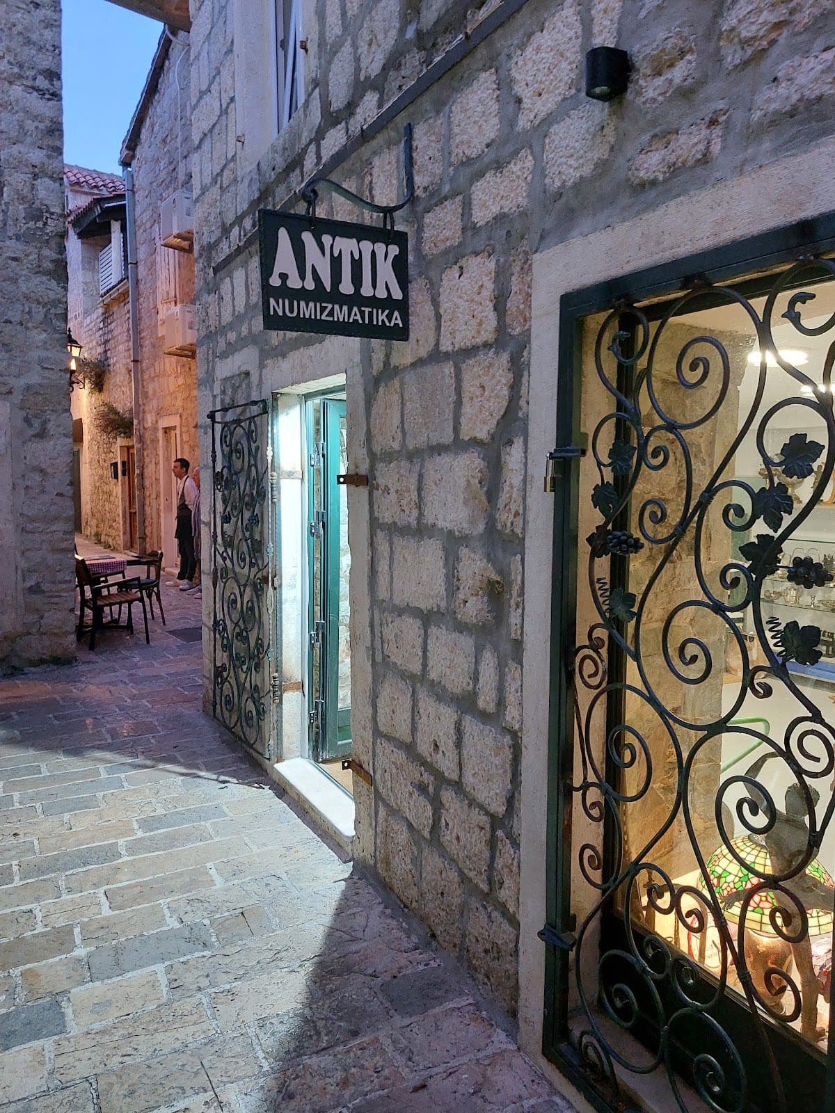 ANTIQUE - Antik & Numismatic