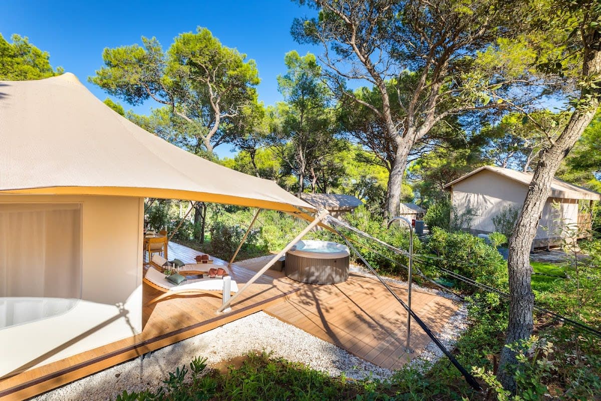 Arena One 99 Glamping