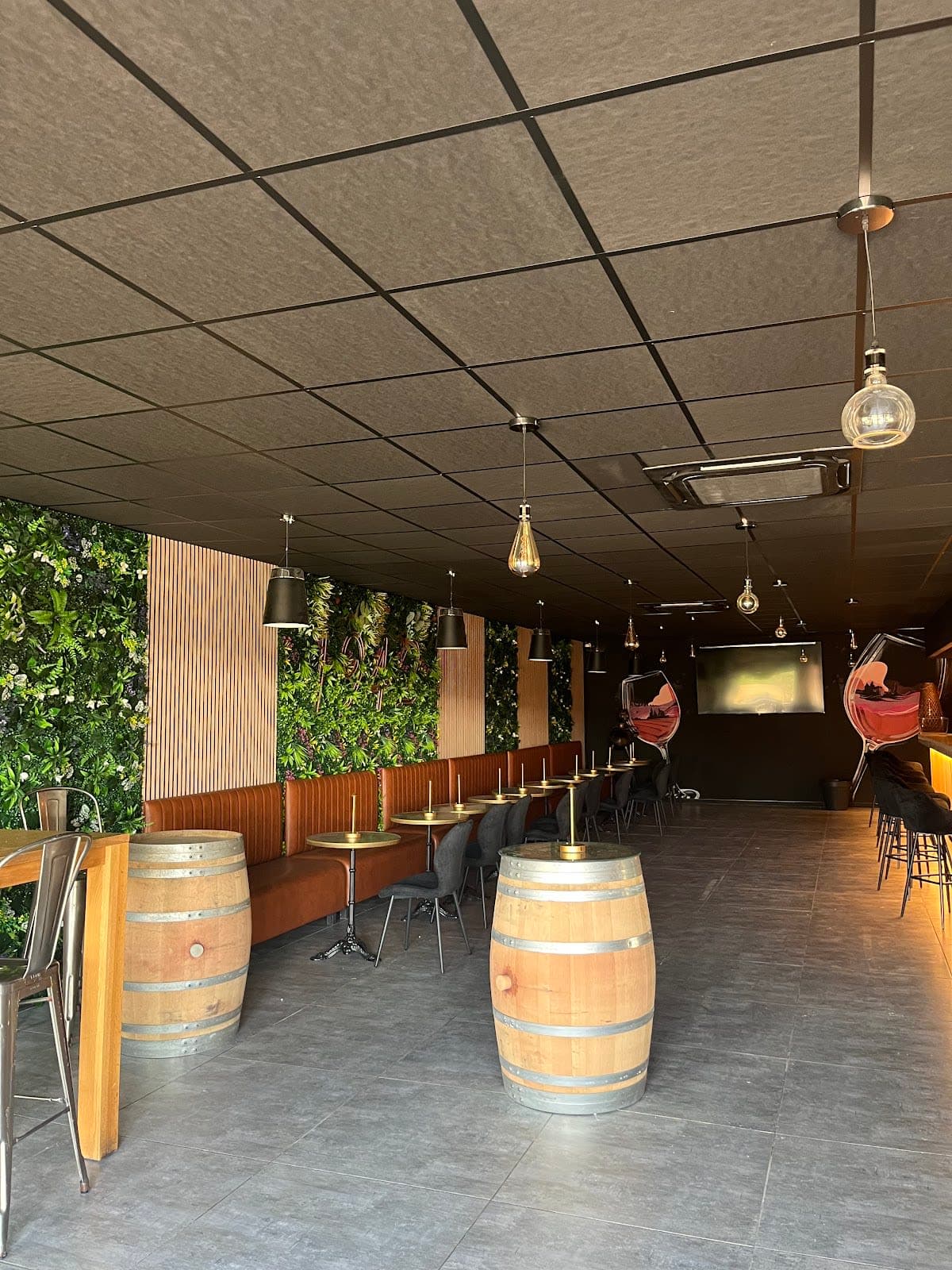 Bar à vins Le 1942