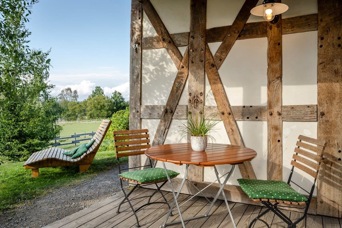 Bergdorf LiebesGrün - Handweiserhütte oHG