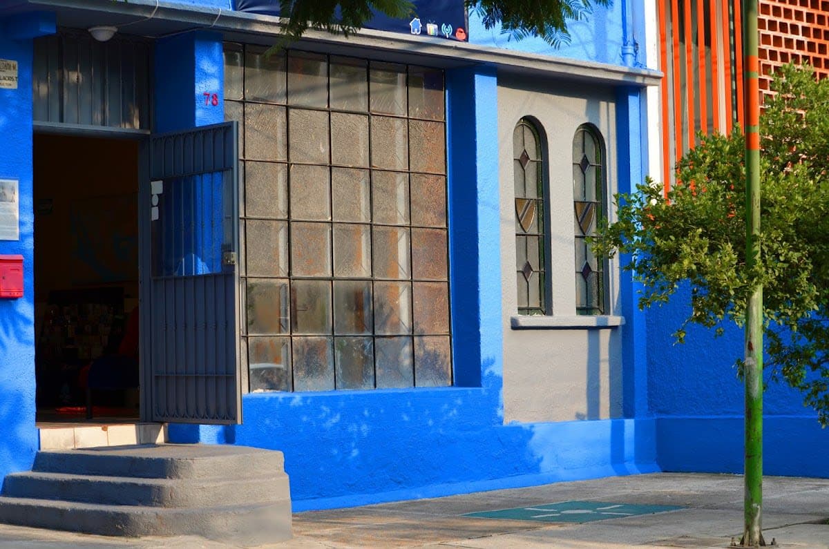 Blue Pepper Hostel & Bar