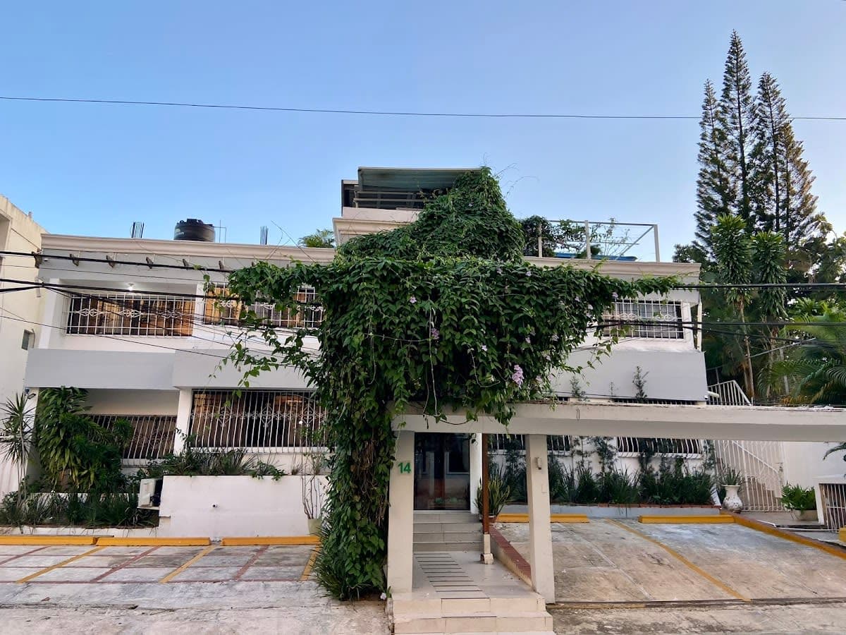 Botanic Garden Hostal