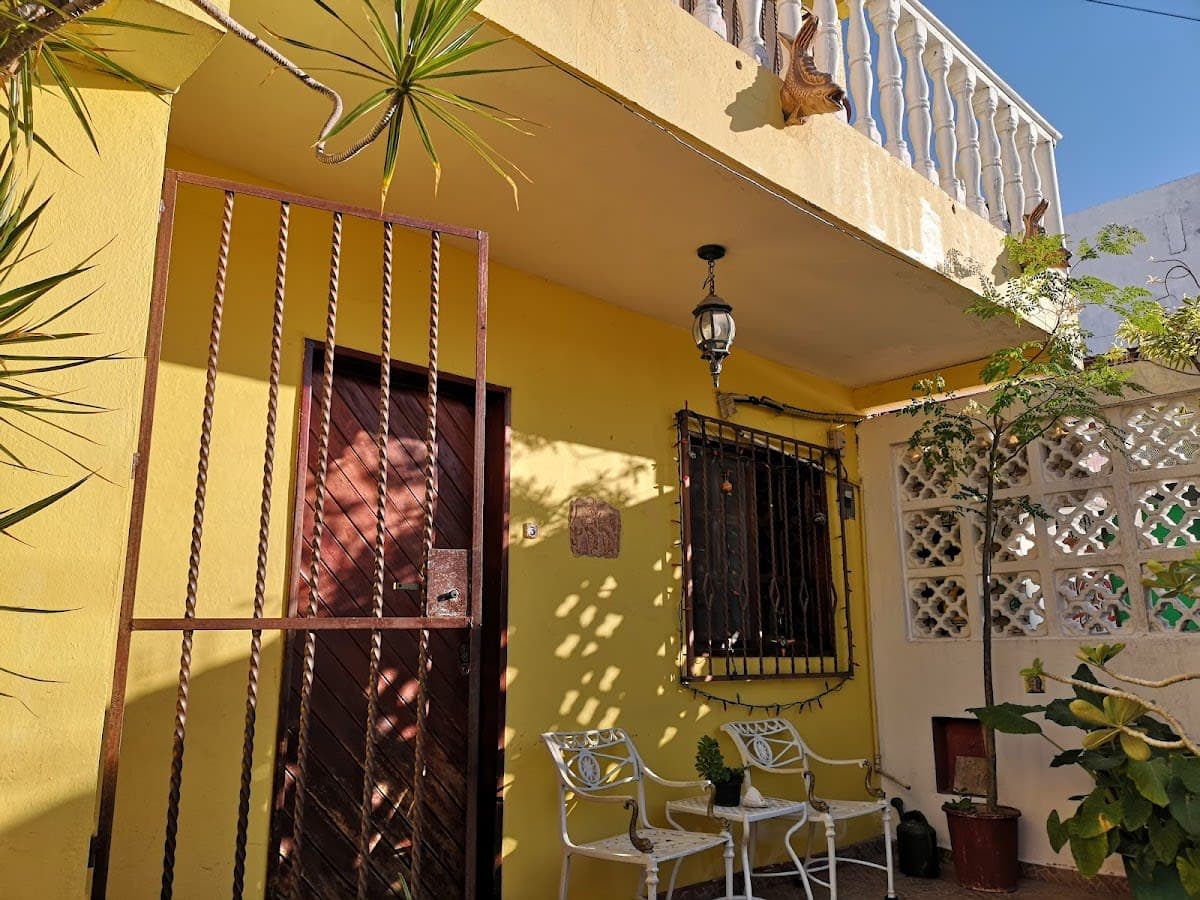 CANCUN GUEST HOUSE