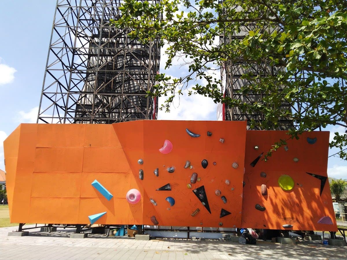 Climbing Wall FPTI Badung