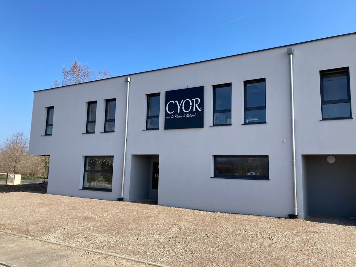CYOR