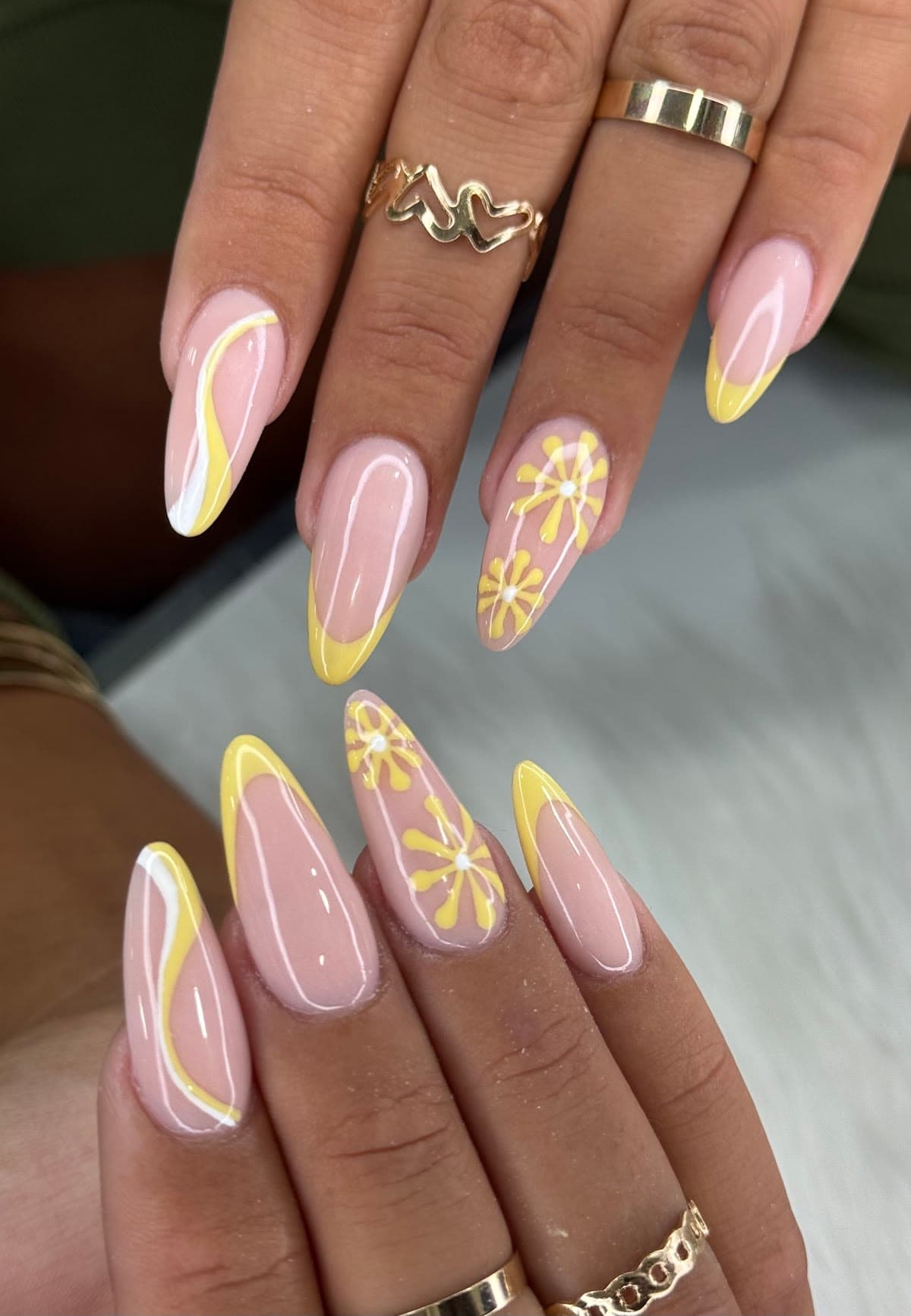 D'LUXE NAIL SPA & BEAUTY