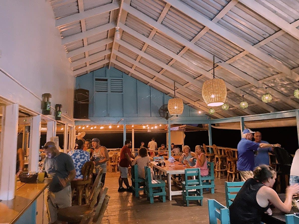 Edo's Place Bar & Grill