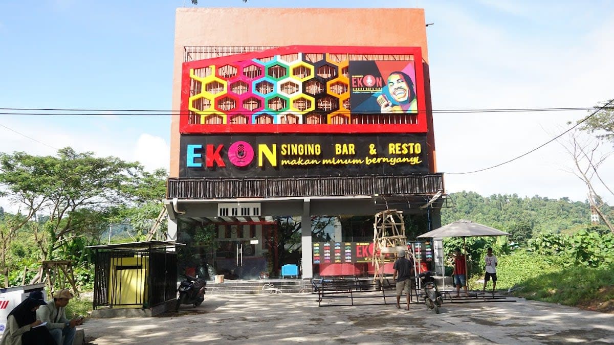 EKON Bar,Cafe Dan Karoke