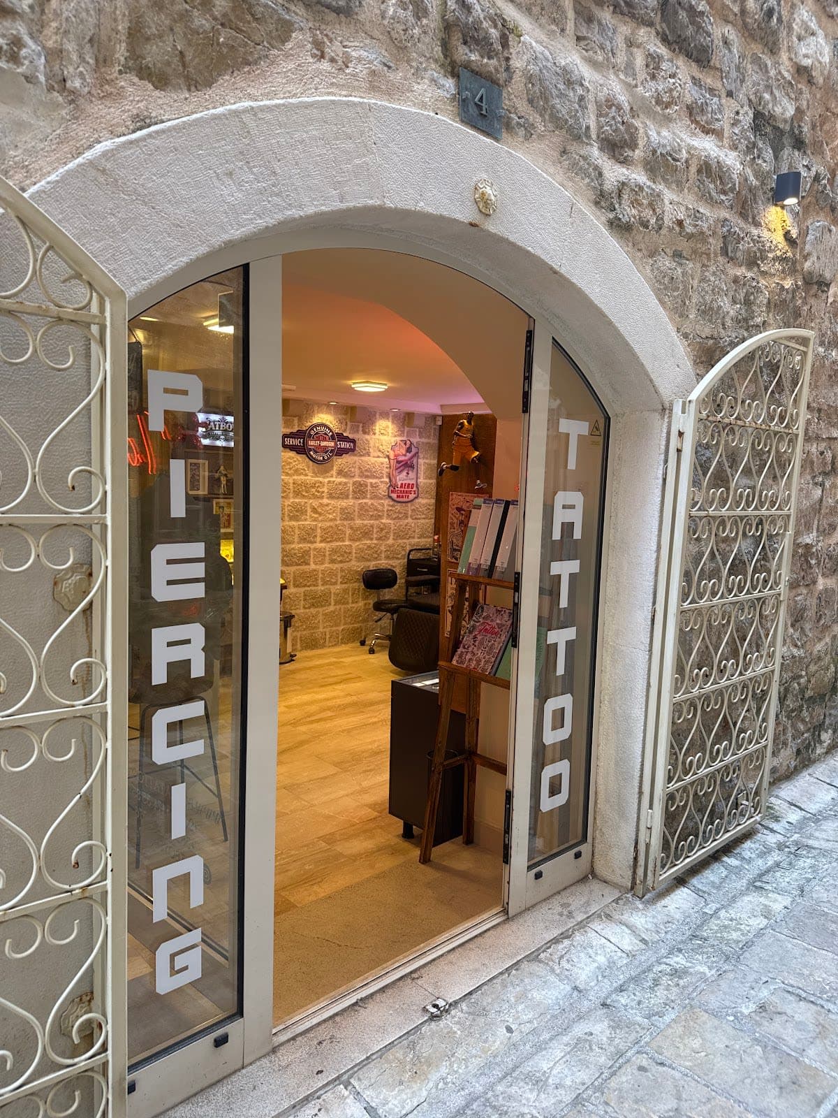 Fatboys Tattoo & Piercing Studio