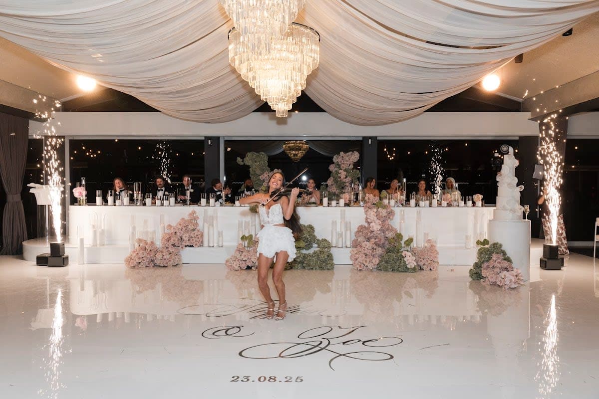 Gee What a Wedding