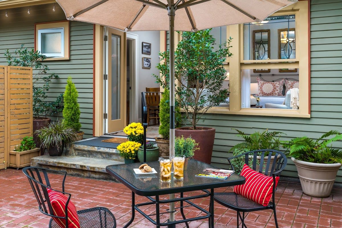 Greenlake Guest House