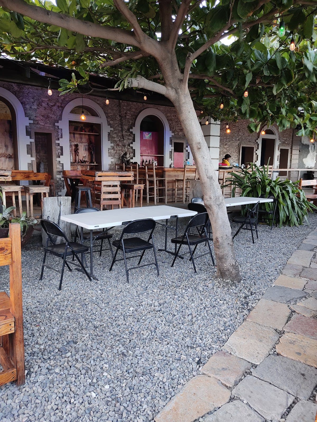 Gwòg Bar Restaurant