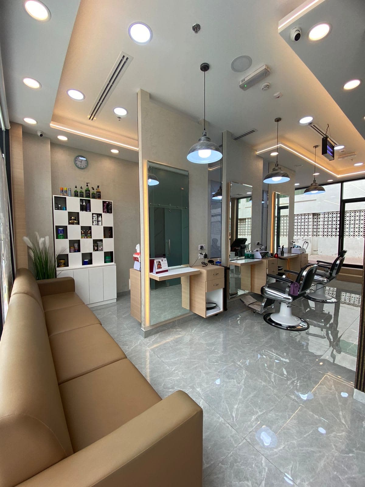 HIGHLIGHT GENTS SALOON