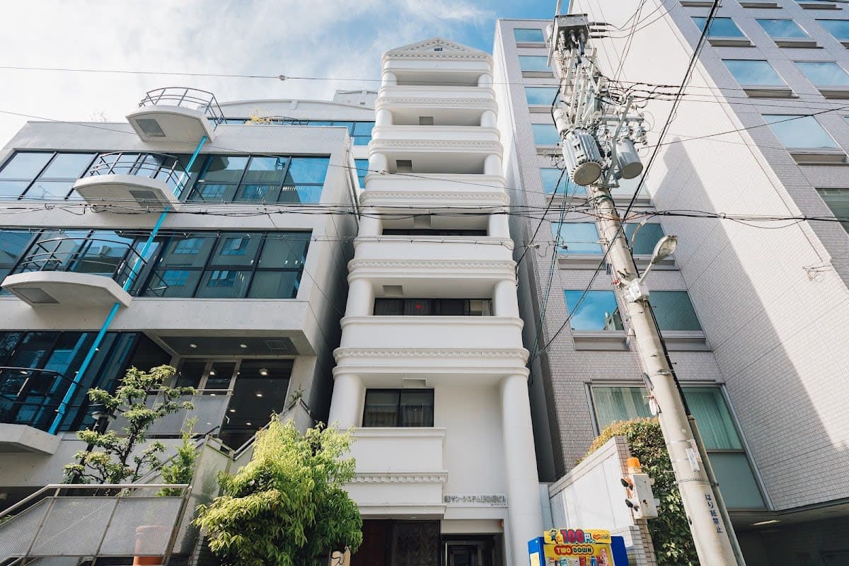 Higobashi AFP Luxury Apartment