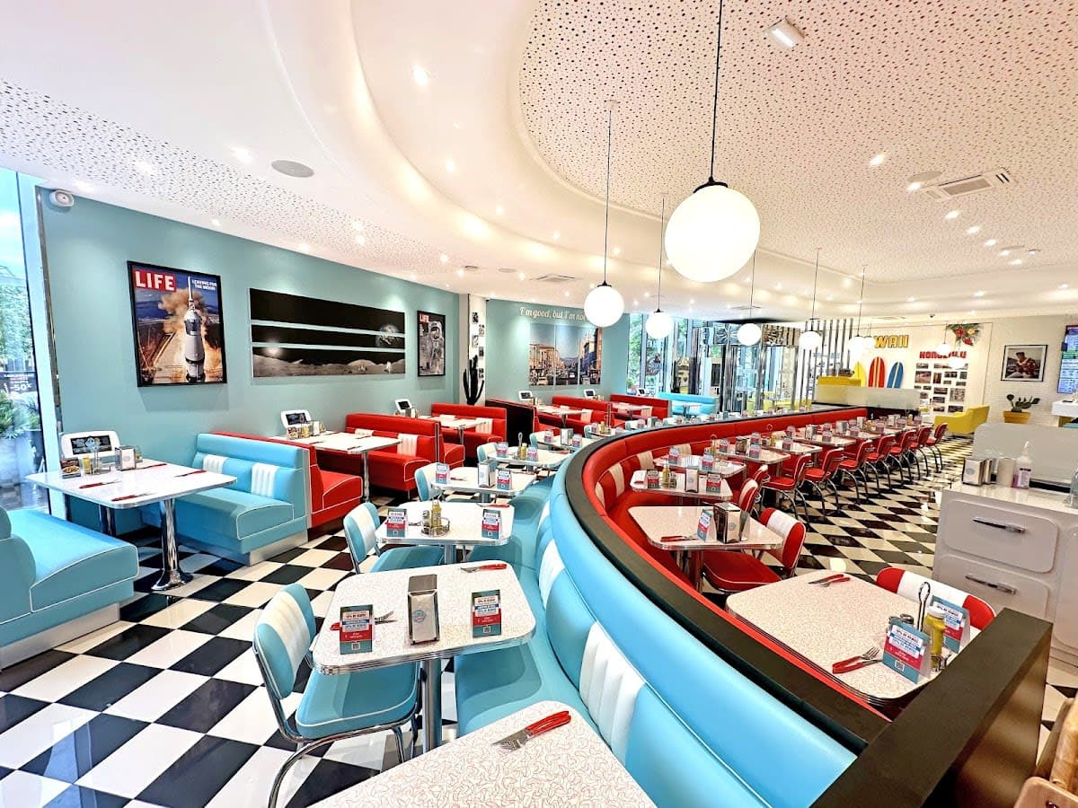Holly's Diner