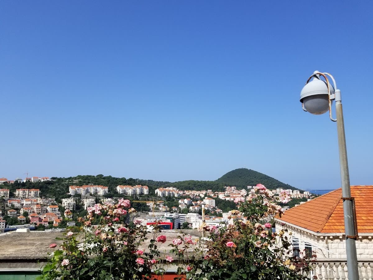 Hostel Lina (Youth Club Lina)