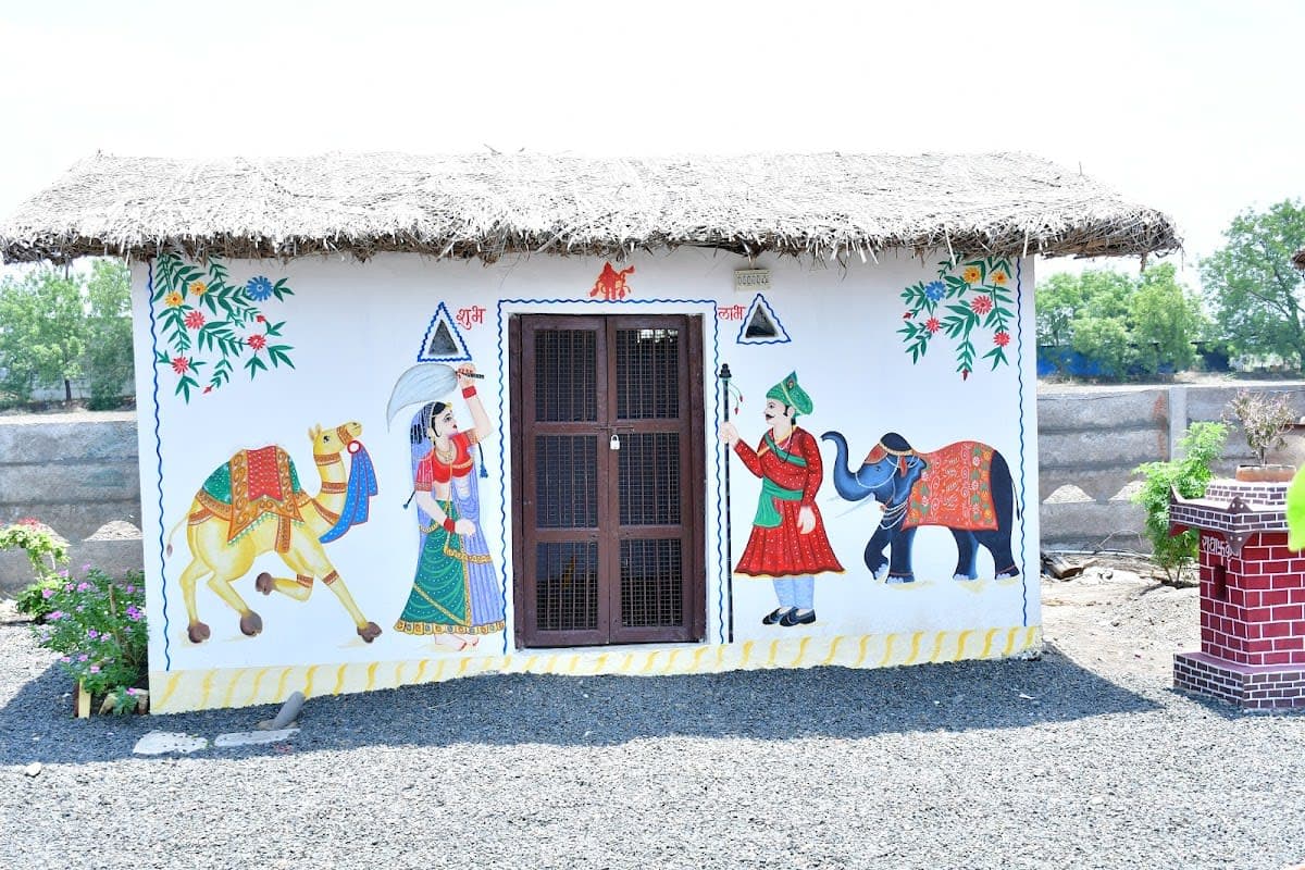 HOTEL PARIVAR FARM RESTAURANT & LAWNS