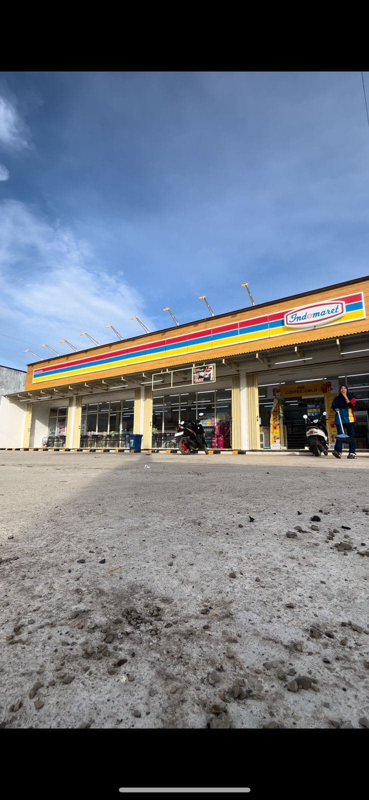 INDOMARET BUNDERAN WAISAI (TAAR)