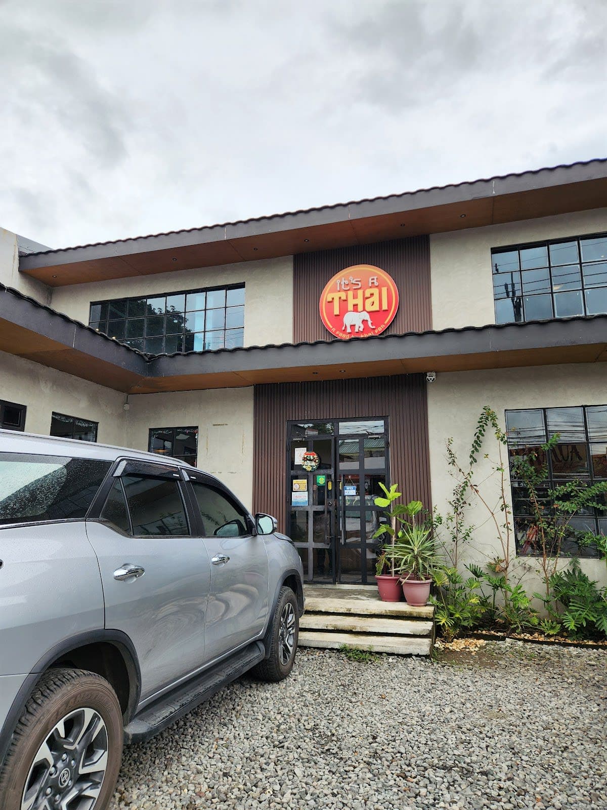 It's a Thai Los Baños
