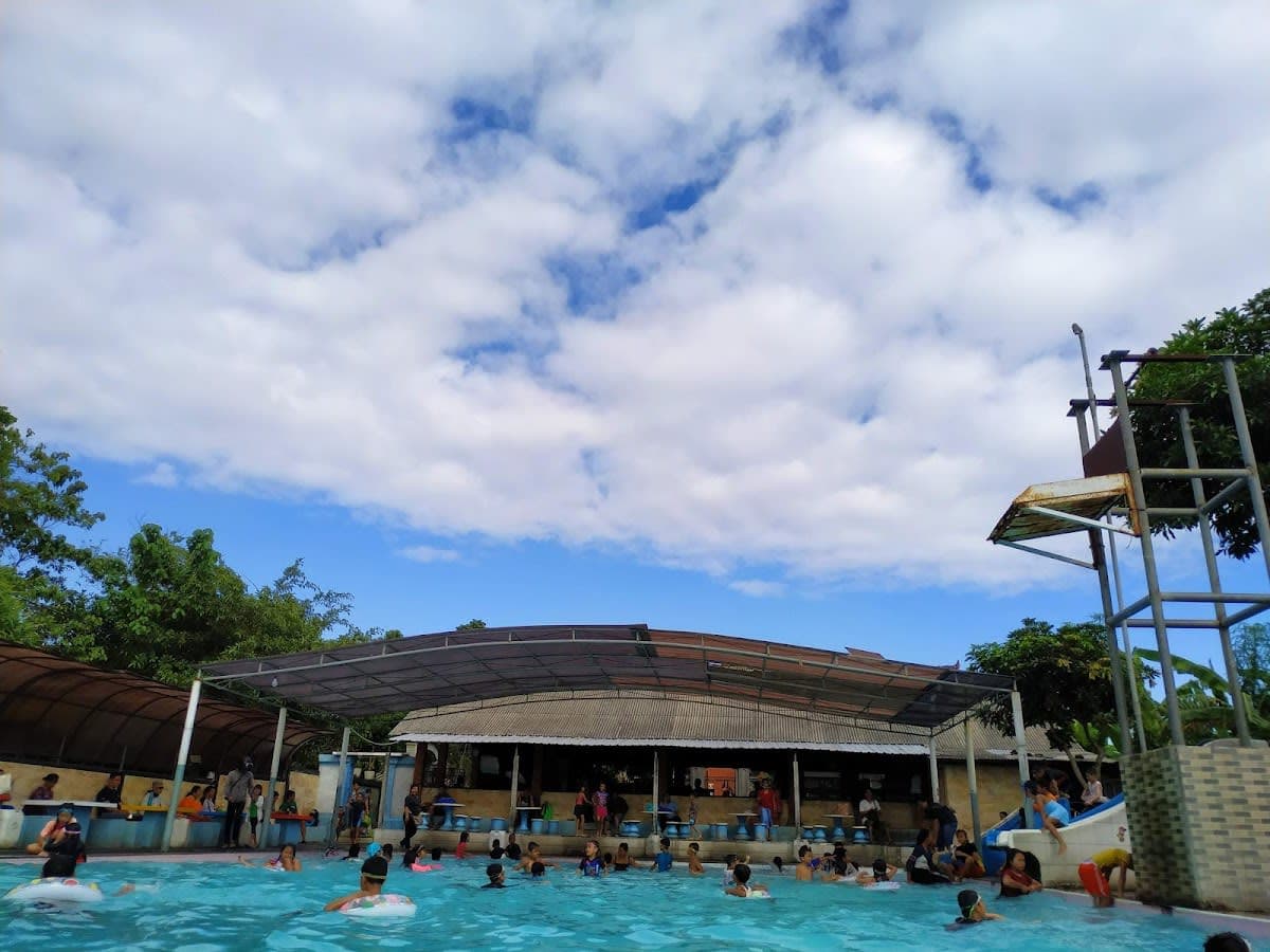 Kolam Renang Tirta Bayu