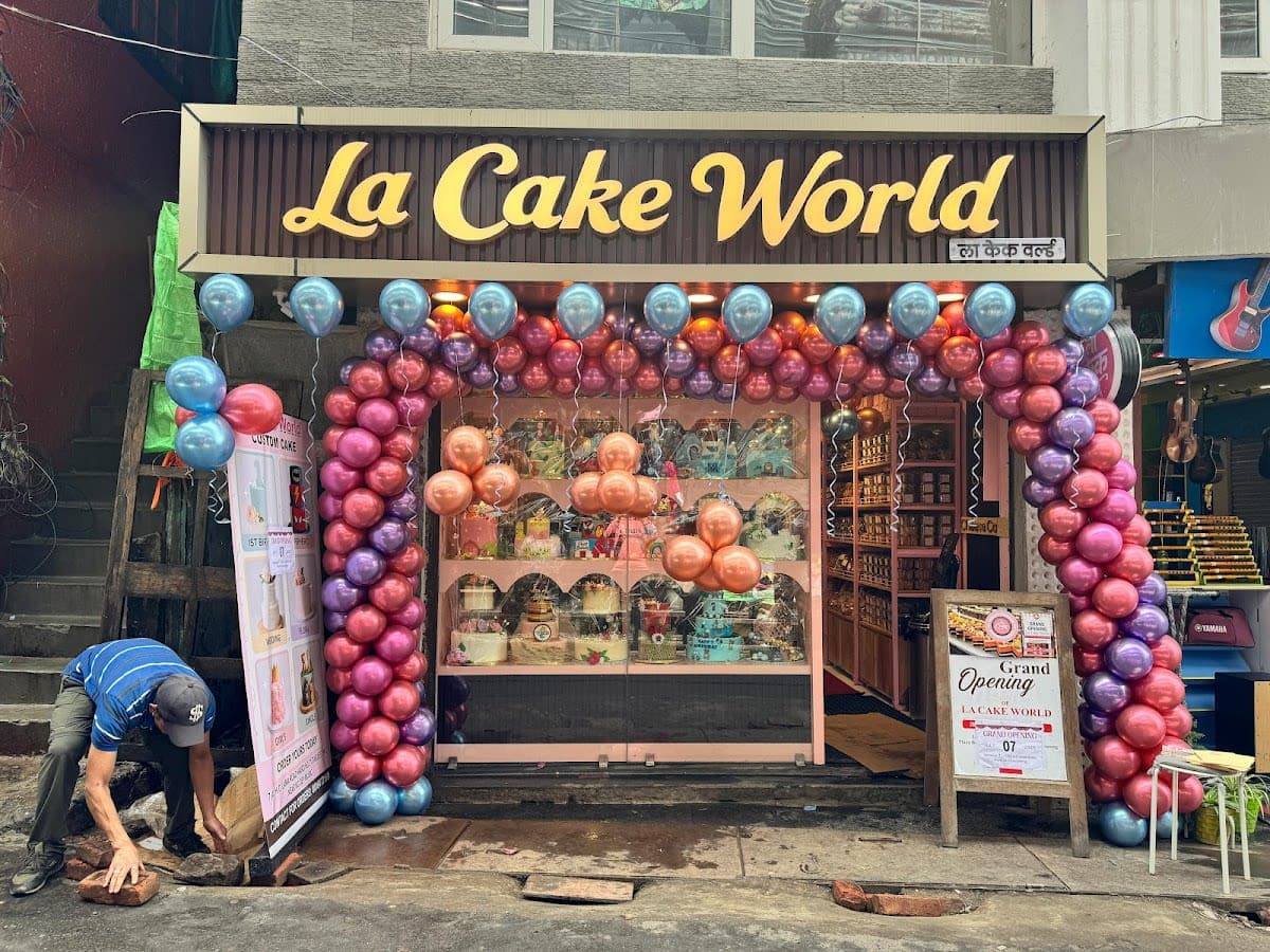 LA CAKE WORLD