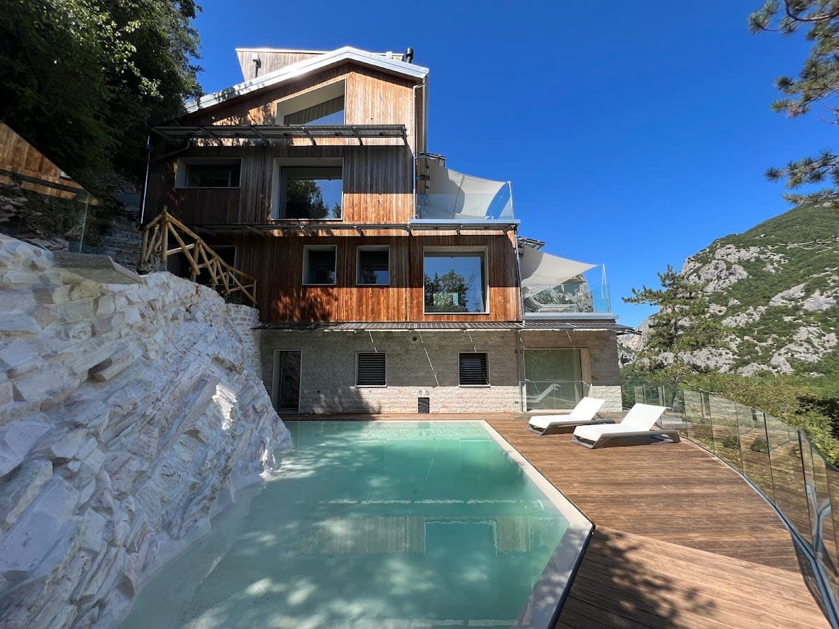 LA FORESTALE Luxury Ecolodge