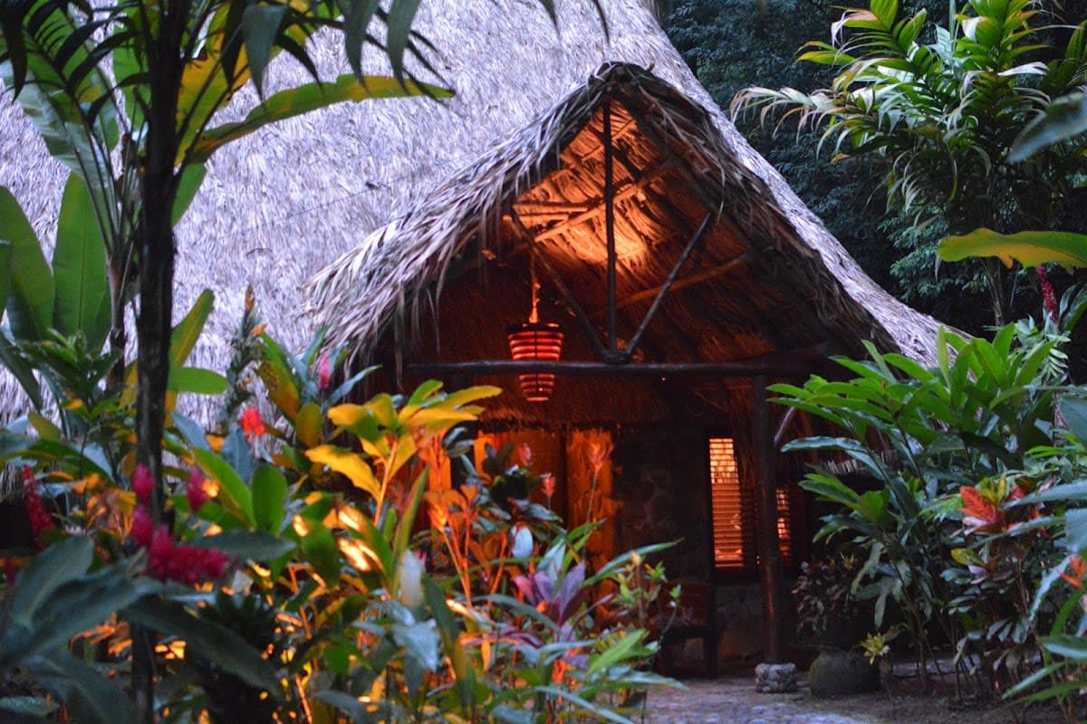 Las Cascadas Lodge