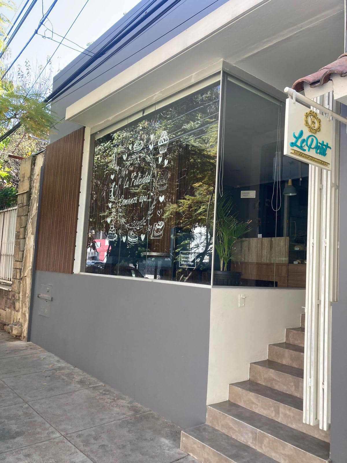 Le Petit Brunch & Bakery