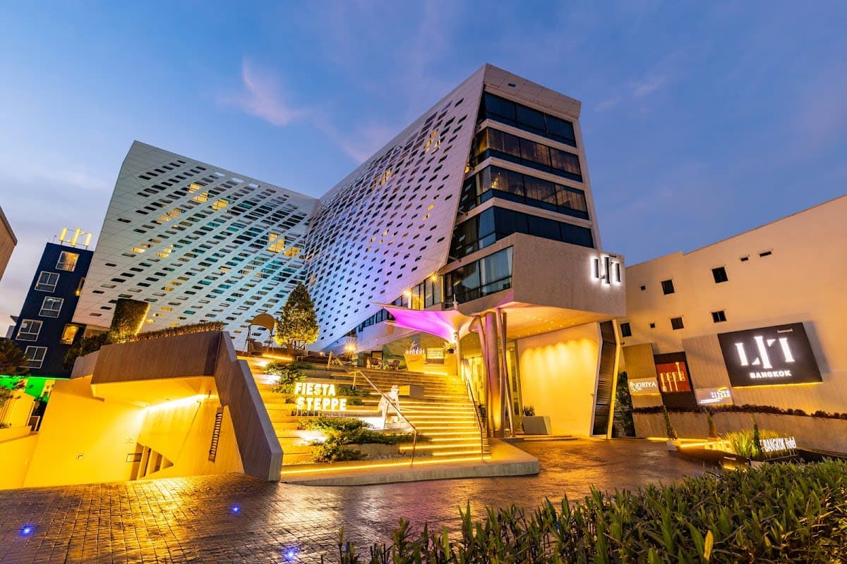 LiT BANGKOK Hotel