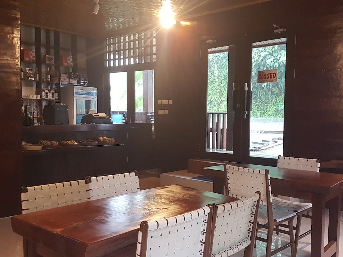 Logband Cozy Resto & Bakery Waisai