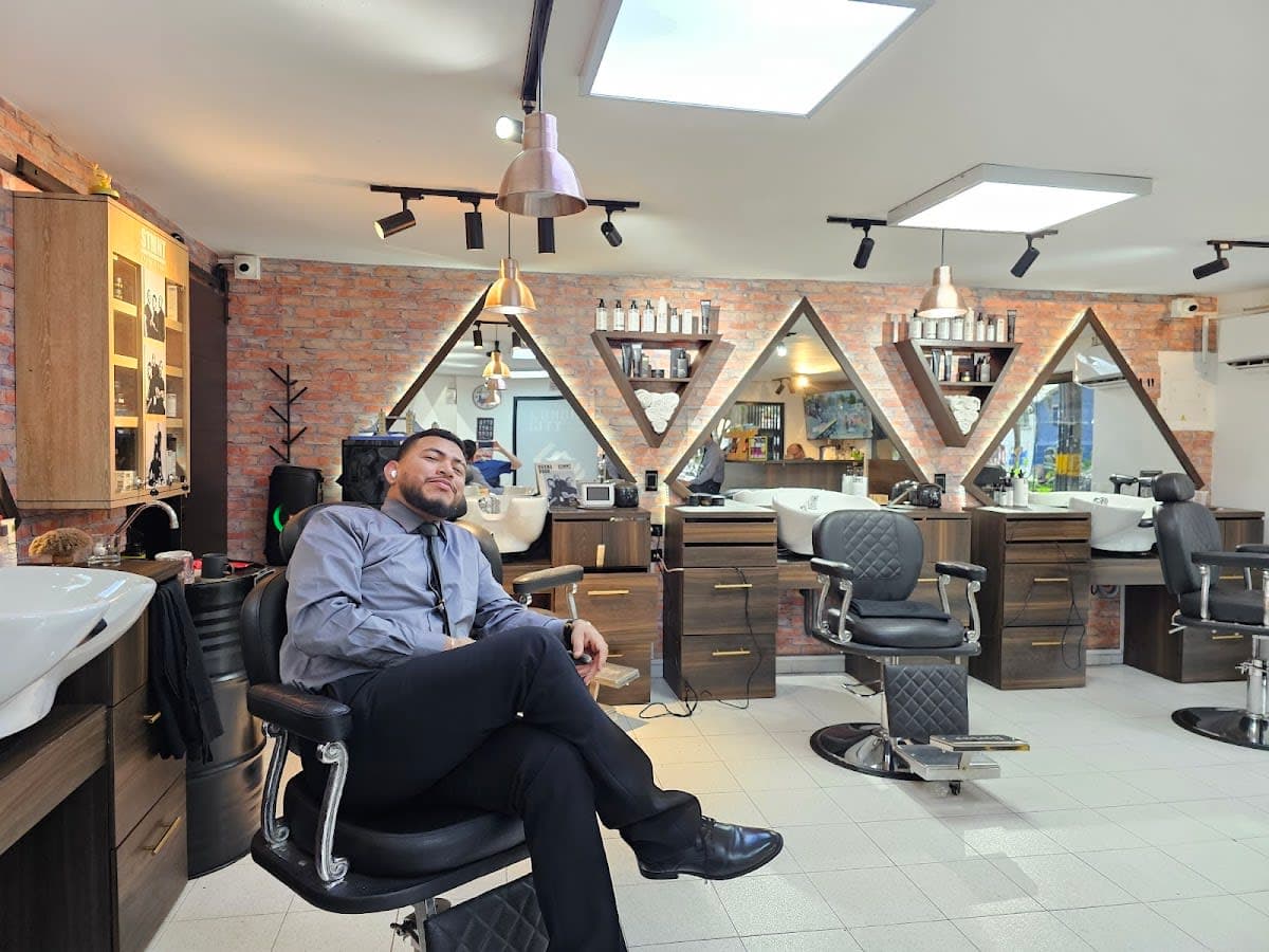 London City Barber Shop (Provenza, El Poblado)