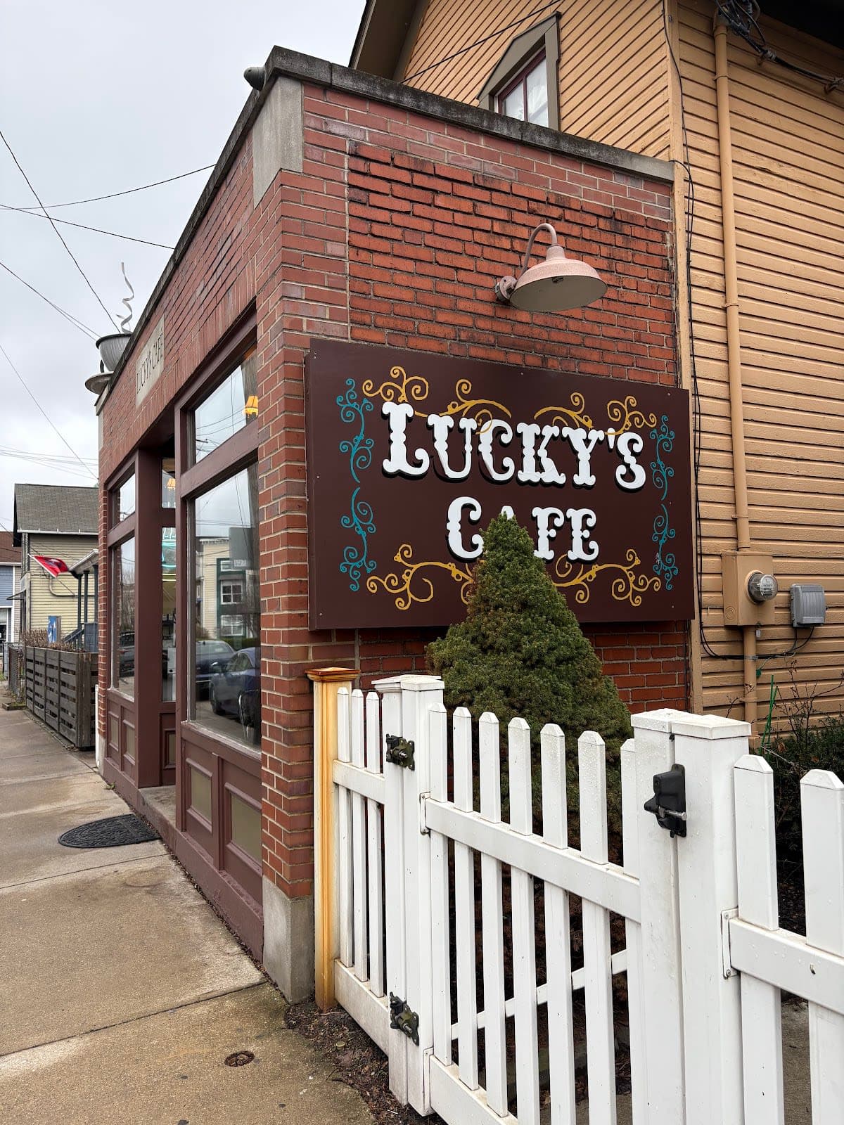 Lucky's Café