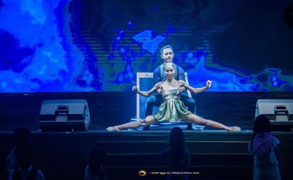 Magician In Bali (Vino Talenta)