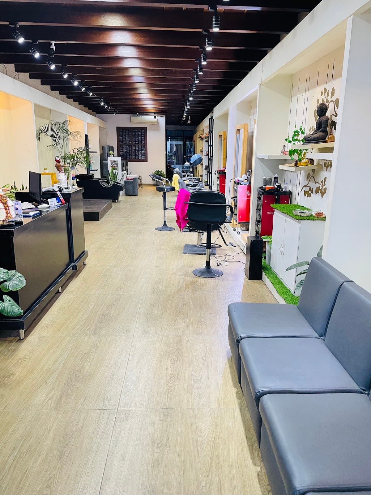 Master Cut Salon