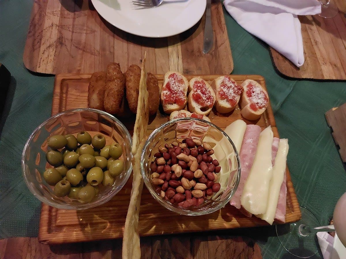 Italian Cuisine (Average Meal)