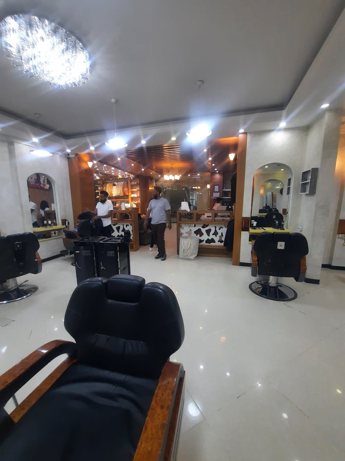 Mo Men's Salon & spa