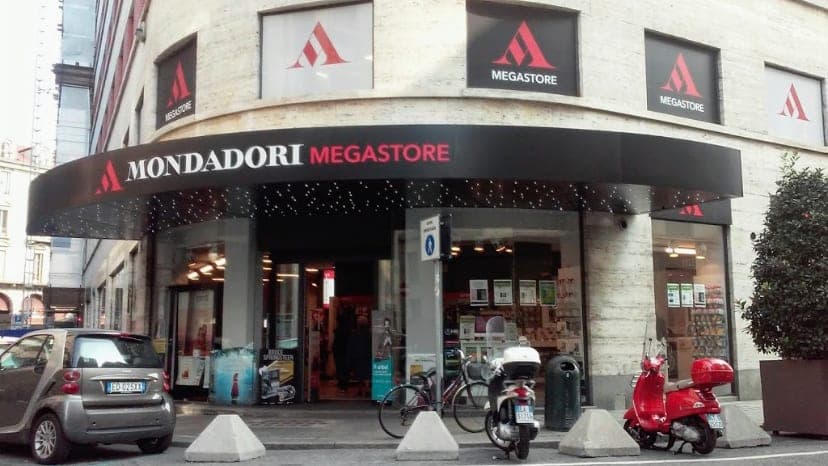 Mondadori Bookstore
