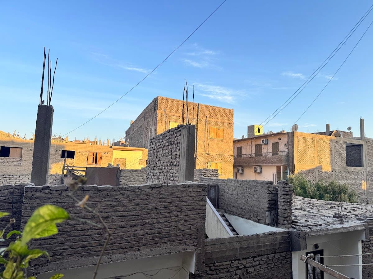 Mr. Hostel Luxor