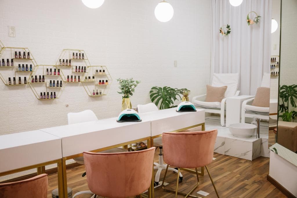 Mumunah nail bar