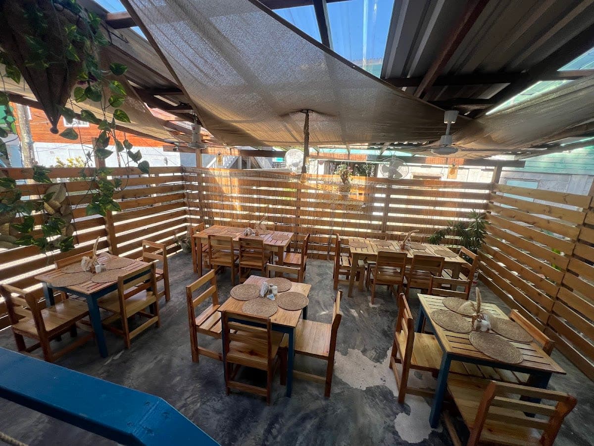 Munchies Bistro Cafe