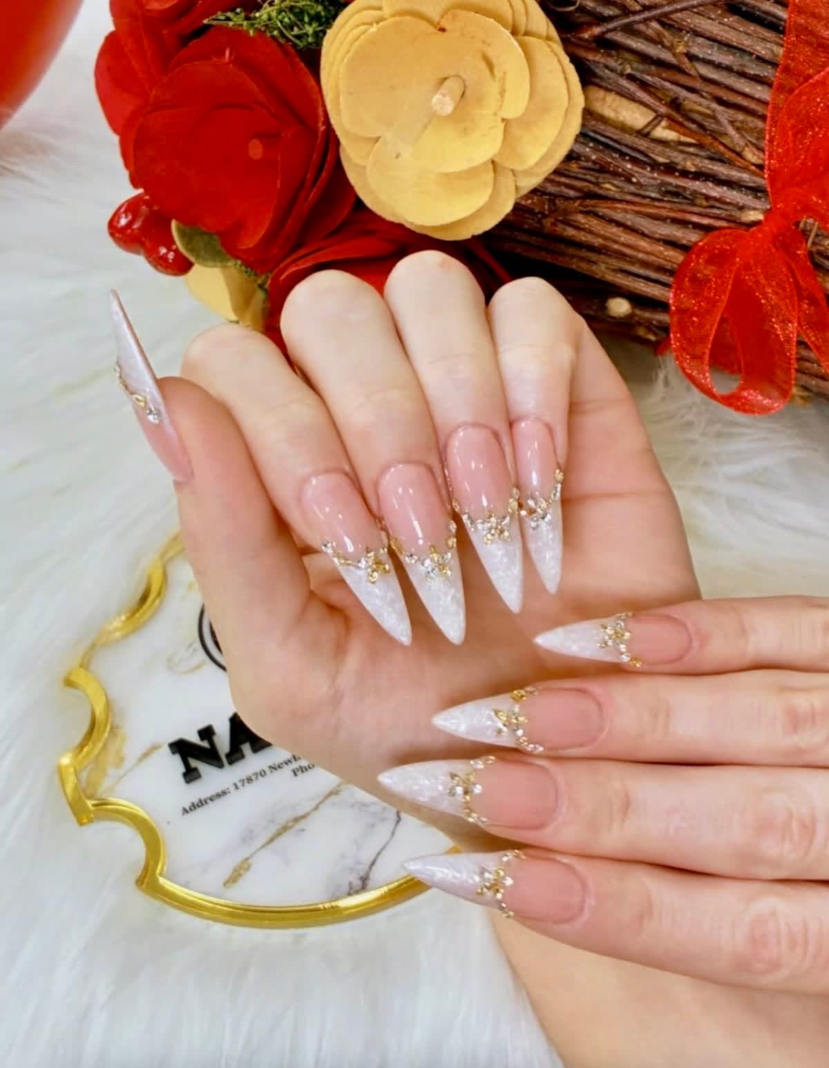 NAIL ISLE