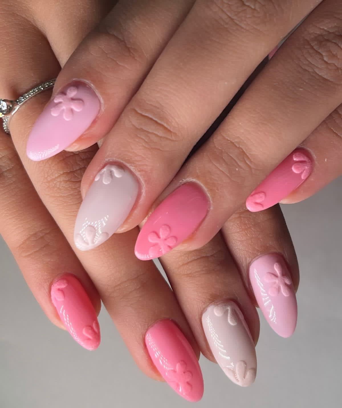 NailHolic