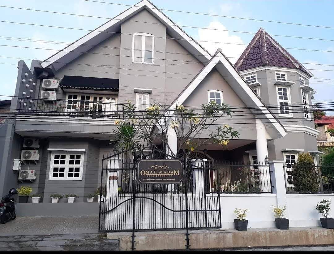 Omah Madam Bed & Breakfast