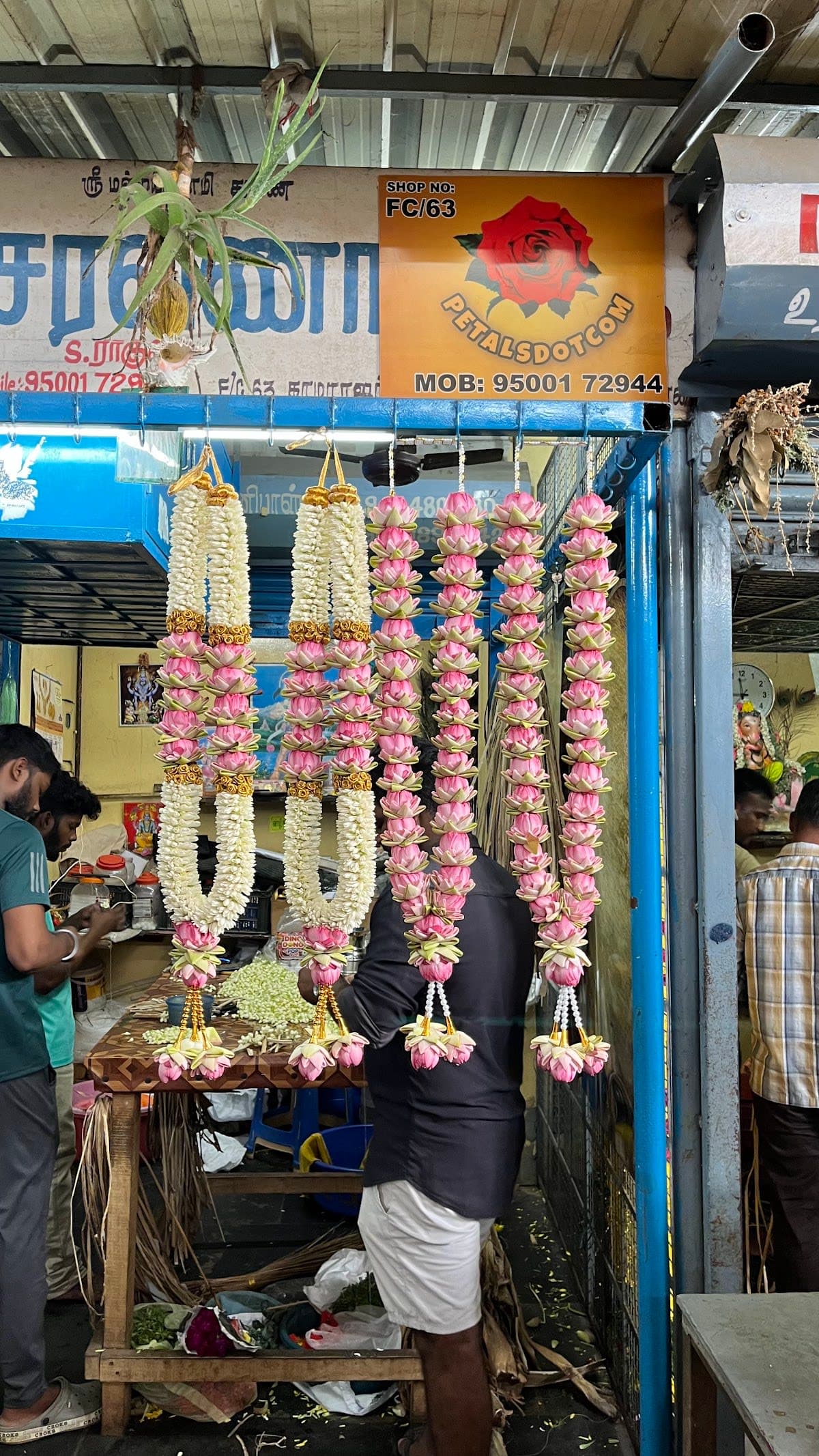 PetalsDotCom Flower Garlands