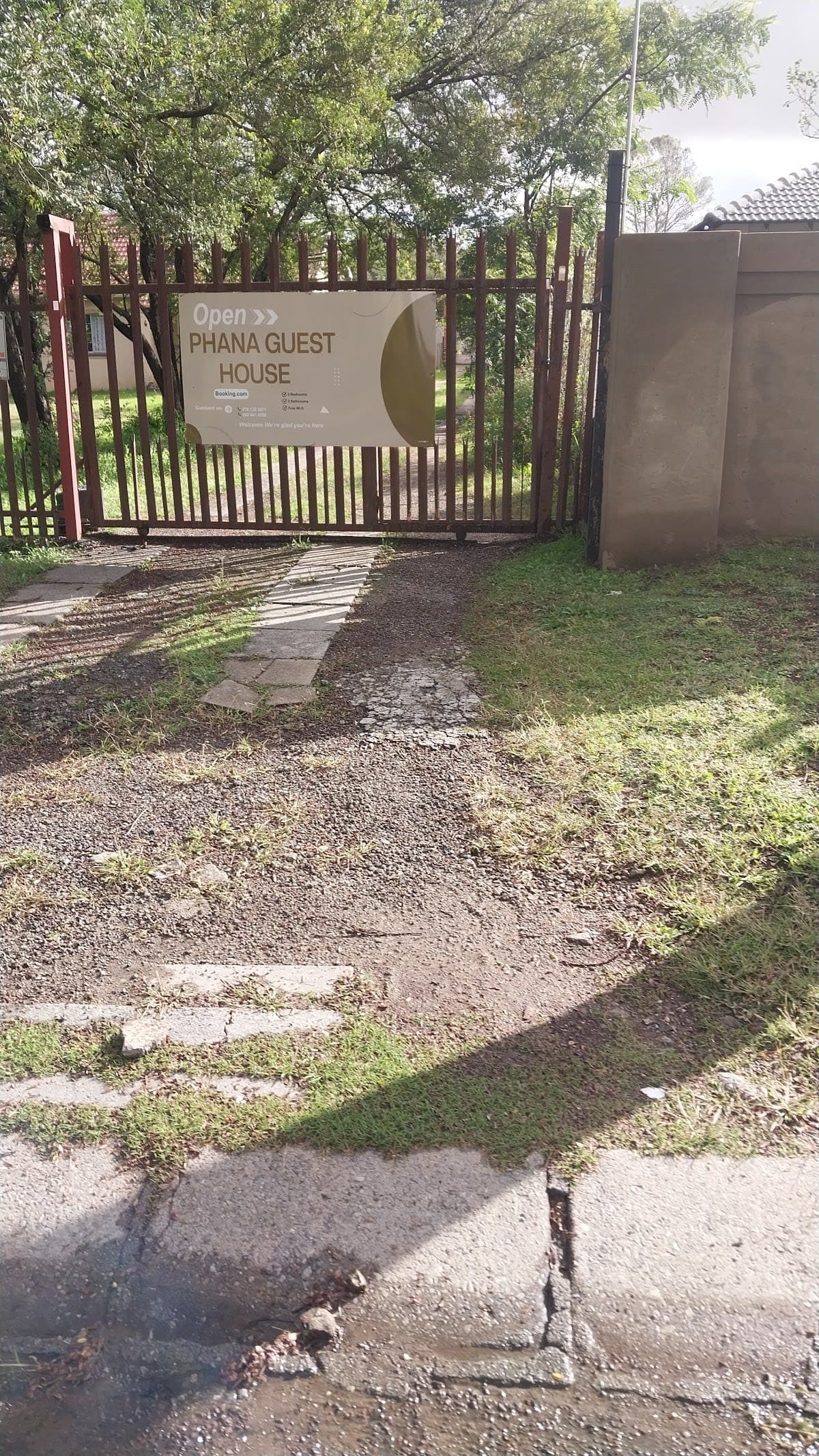 Phana Guest House