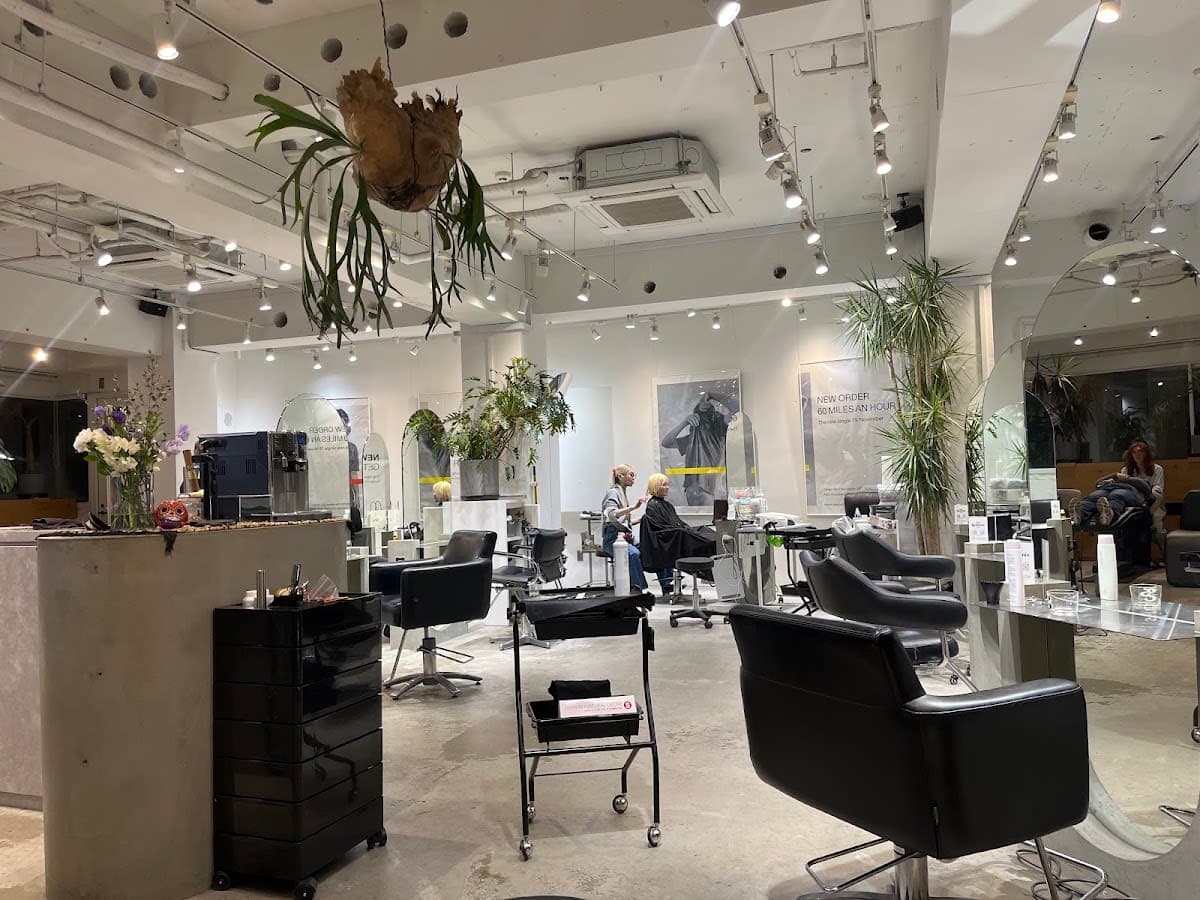 P.S.Gemmie English speaking hair salon
